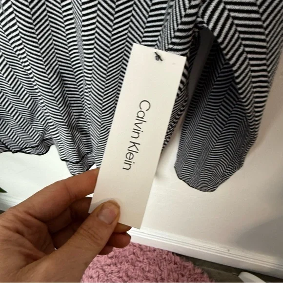 Calvin Klein Black & White Herringbone Cowl Neck Top – Small (NWT) - Picture 3 of 6